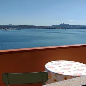 Apartment Appartamentino Panoramico...con Finestra Sul Mare!, La Maddalena (Sassari)